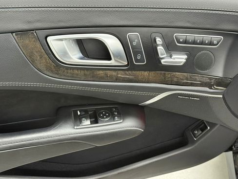 Used 2014 Mercedes-Benz SL 550 image 35