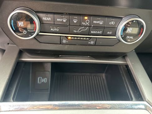 Used 2021 Ford Expedition XLT RWD image 20