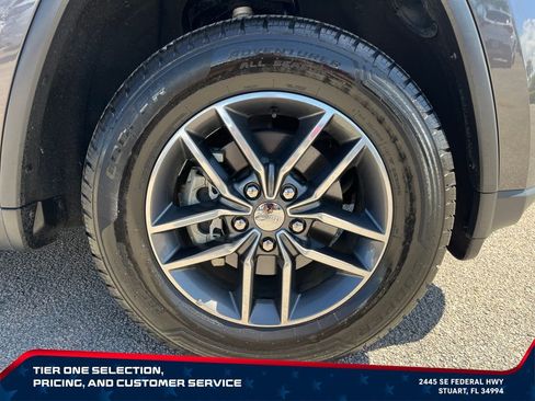 Used 2018 Jeep Grand Cherokee Limited RWD image 18