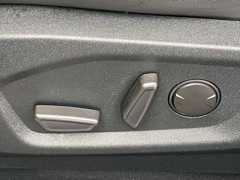 Used 2020 Ford Edge SEL w/ Convenience Package image 18