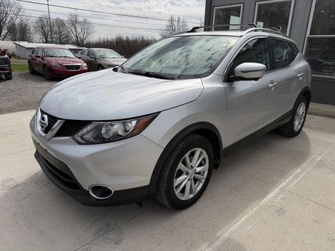 Used 2018 Nissan Rogue Sport SV w/ SV Technology Package image 3