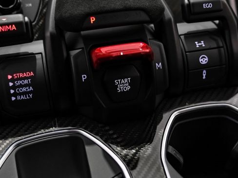 Used 2024 Lamborghini Urus Performante image 18