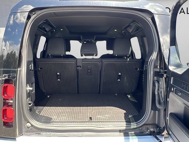 Used 2025 Land Rover Defender 110 S AWD/4WD image 12