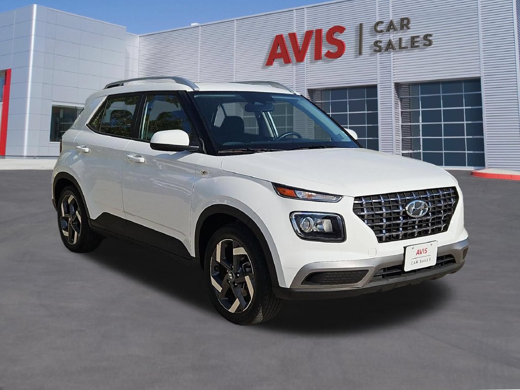 Used 2025 Hyundai Venue SEL FWD image 3