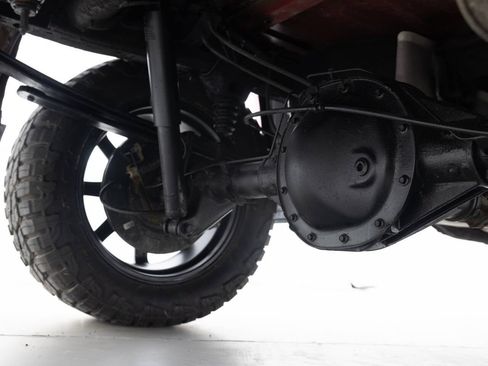 Used 2018 Chevrolet Silverado 1500 LT AWD/4WD image 25