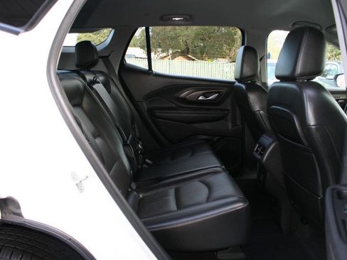 Used 2023 GMC Terrain SLT image 20