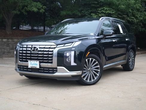 Used 2024 Hyundai Palisade Calligraphy AWD/4WD image 2