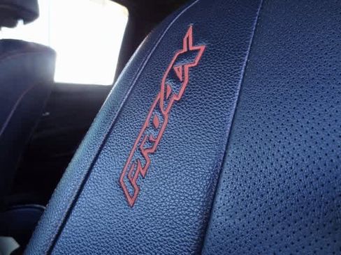 Used 2021 Nissan Titan PRO-4X w/ Pro-4x Convenience Package image 10