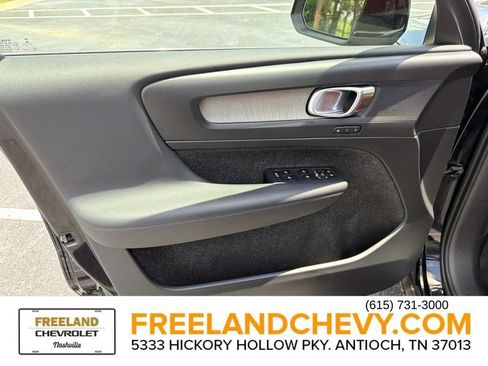 Used 2019 Volvo XC40 T5 Inscription AWD/4WD image 19