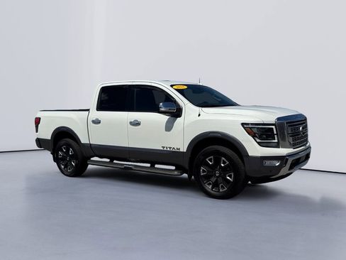 Used 2021 Nissan Titan Platinum Reserve w/ Moonroof Package image 7