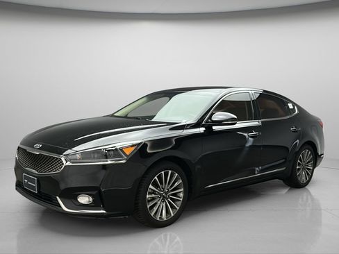 Used 2017 Kia Cadenza Premium FWD image 2