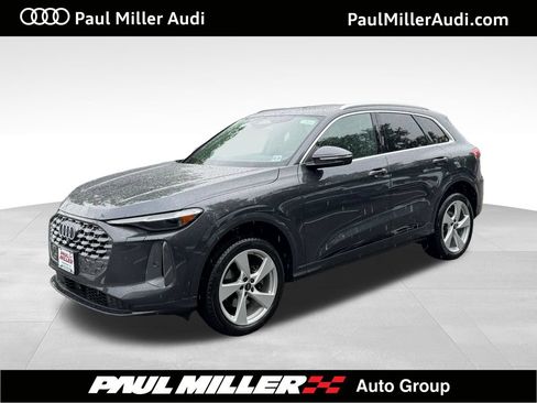 Used 2025 Audi Q5 Premium w/ Premium Plus AWD/4WD image 1