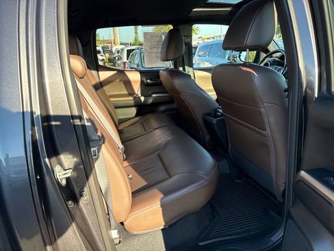 Used 2017 Toyota Tacoma Limited w/ Tow Package AWD/4WD image 10