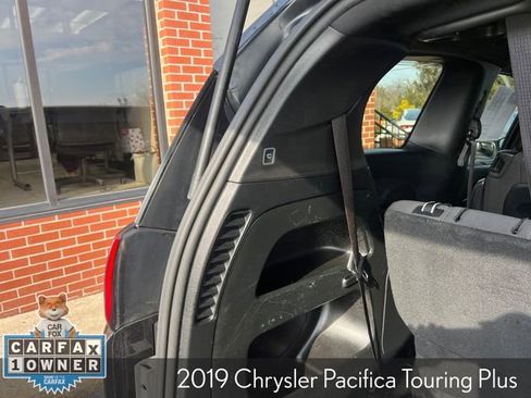 Used 2019 Chrysler Pacifica Touring Plus w/ Advanced Safetytec Group image 16