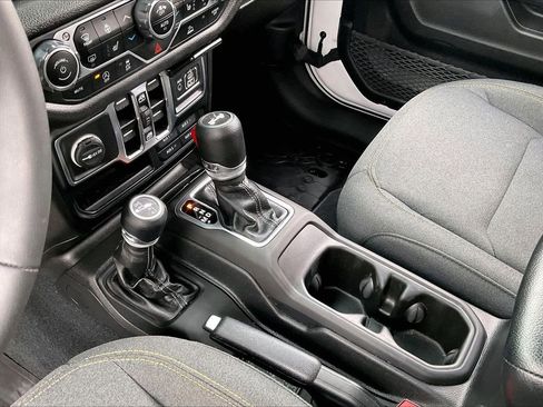 Certified 2024 Jeep Wrangler Sport S image 30