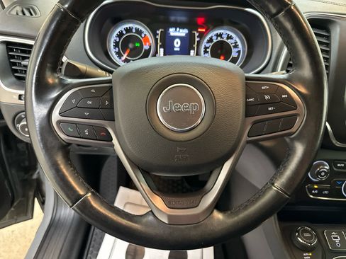 Used 2020 Jeep Cherokee Latitude Plus w/ Cold Weather Group image 12