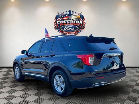 Used 2024 Ford Explorer XLT w/ Equipment Group 202A AWD/4WD image 6