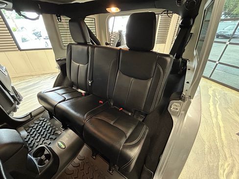 Used 2013 Jeep Wrangler Unlimited Sahara w/ Connectivity Group AWD/4WD image 6