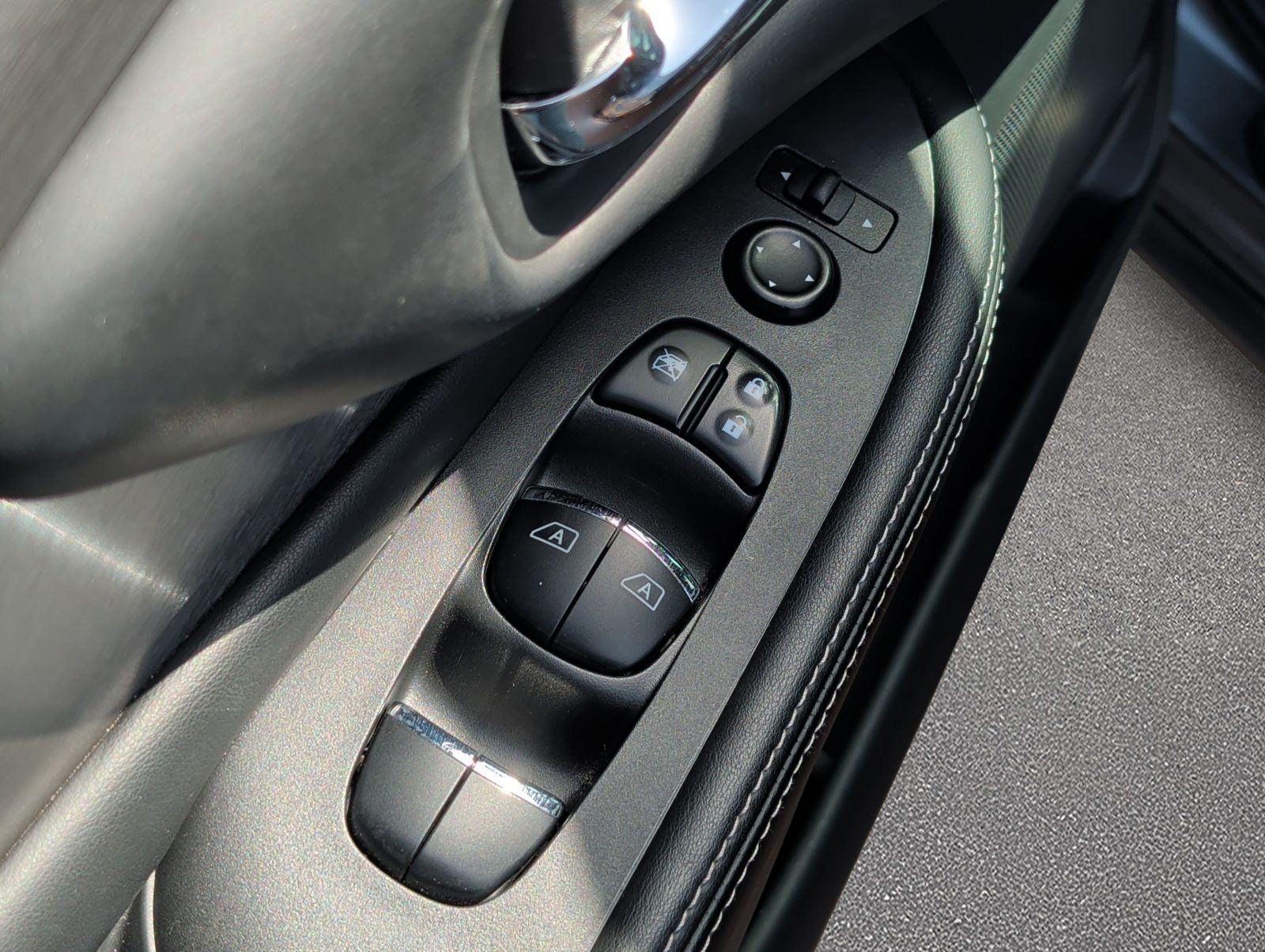 Used 2021 Nissan Murano SL w/ SL Moonroof Package FWD image 9