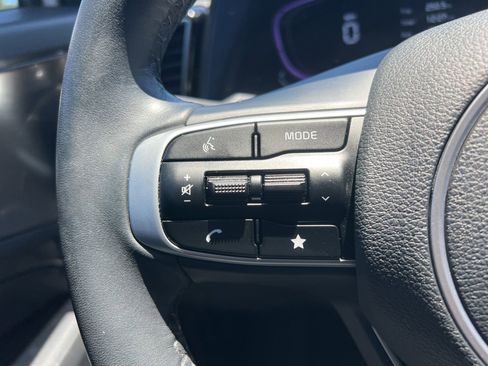 Used 2025 Kia Sportage EX w/ Premium Package FWD image 20