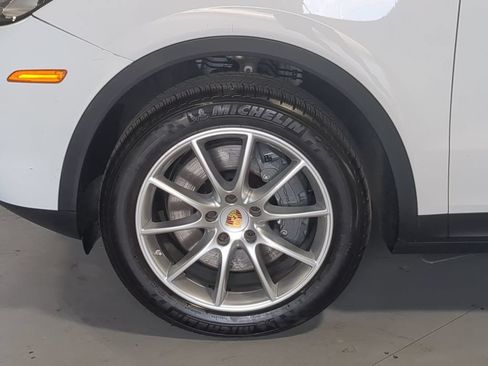 Used 2019 Porsche Cayenne S AWD/4WD image 16