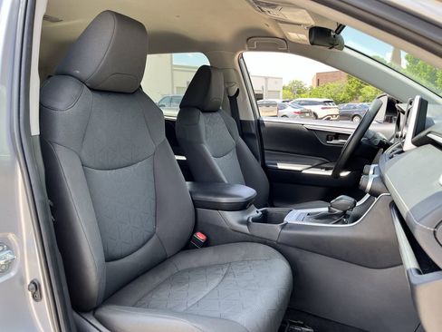 Used 2024 Toyota RAV4 XLE FWD image 25