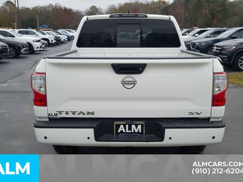 Used 2023 Nissan Titan SV image 7