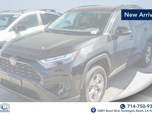 Used 2025 Toyota RAV4 XLE image 1