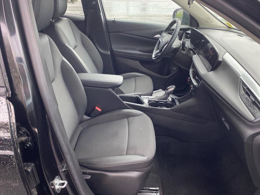 Used 2024 Buick Encore GX Preferred FWD image 25