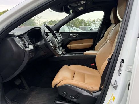 Used 2019 Volvo XC60 T6 Inscription w/ Protection Package Premier AWD/4WD image 5