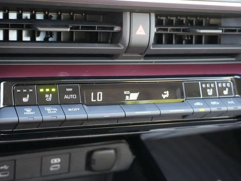 Used 2026 Toyota Prius Plug-In Hybrid FWD image 36
