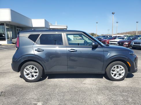 Used 2025 Kia Soul LX w/ LX Technology Package image 8