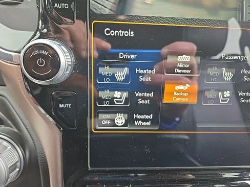 Used 2019 RAM 2500 Laramie w/ Night Edition AWD/4WD image 15