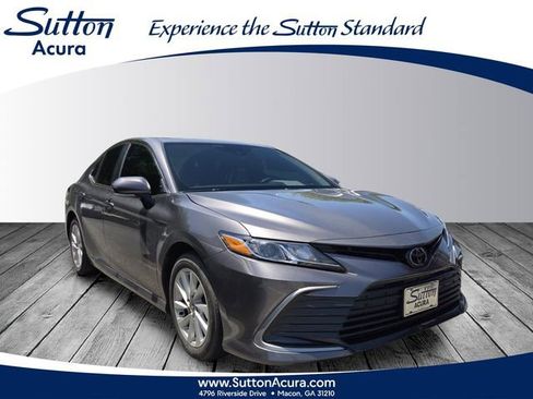 Used 2023 Toyota Camry LE w/ Convenience Package FWD image 1