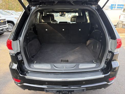 Used 2020 Jeep Grand Cherokee Overland AWD/4WD image 34