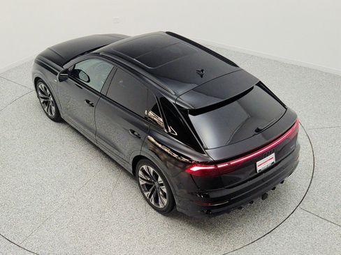 Used 2025 Audi Q8 Prestige w/ Prestige Package AWD/4WD image 29