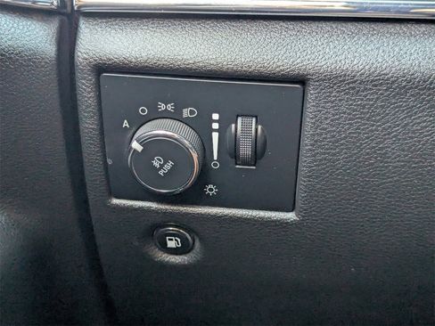 Used 2018 Jeep Grand Cherokee Limited image 28