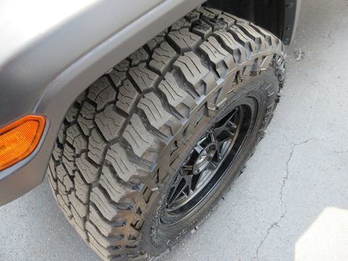 Used 2018 Jeep Wrangler Unlimited Sport S AWD/4WD image 11