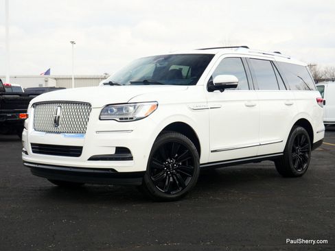 Used 2023 Lincoln Navigator Reserve image 9