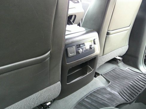 Used 2019 GMC Yukon XL Denali AWD/4WD image 52