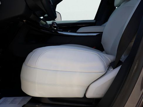 Certified 2024 Land Rover Range Rover Sport SE image 35