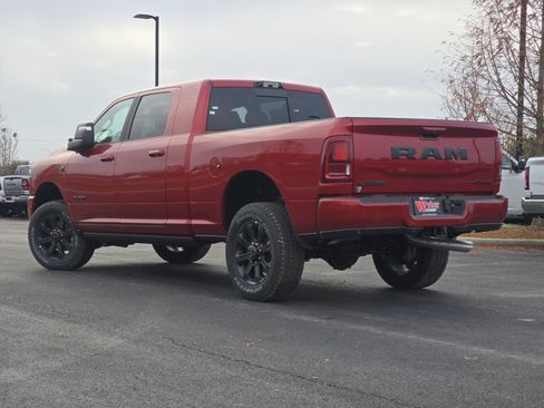 New 2026 RAM 2500 Laramie AWD/4WD image 17