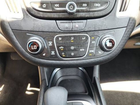 Used 2024 Chevrolet Malibu LT FWD image 17