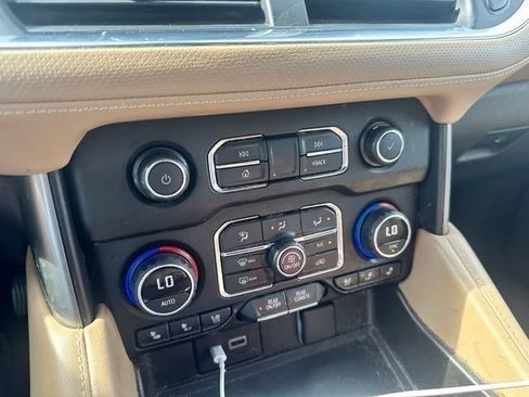 Used 2021 Chevrolet Tahoe Premier w/ Premium Package RWD image 43