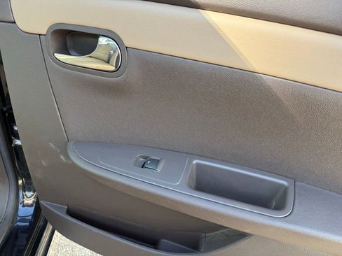 Used 2009 Chevrolet Malibu LT w/ HFV6 Engine Package image 37