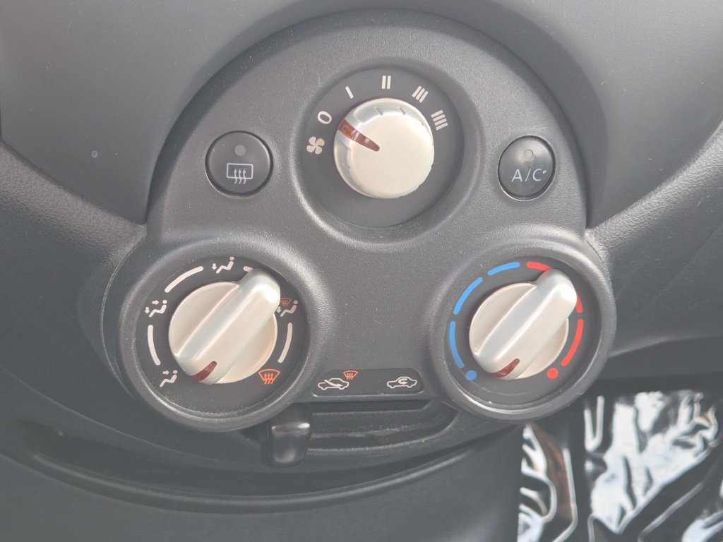 Used 2014 Nissan Versa Note SV FWD image 10
