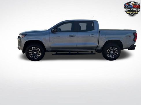 Used 2023 Chevrolet Colorado Z71 w/ Z71 Convenience Package 2 AWD/4WD image 3