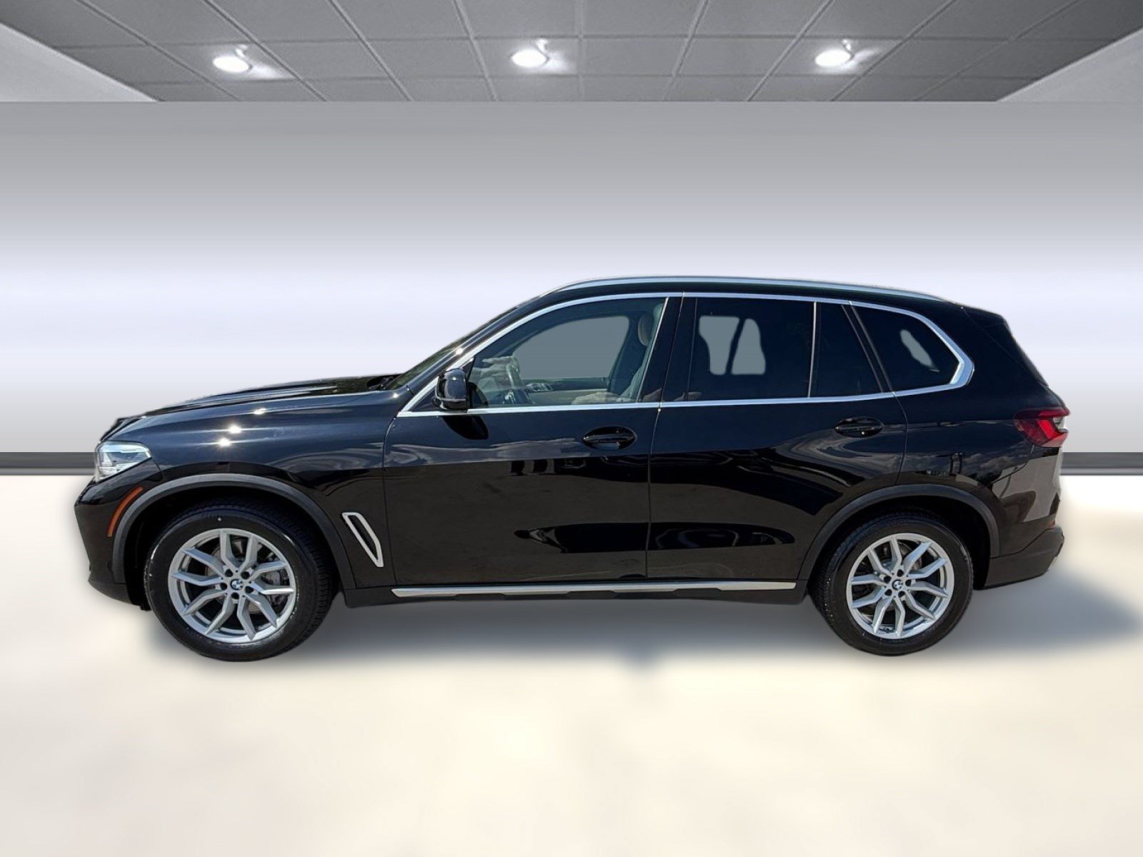 Used 2021 BMW X5 xDrive40i w/ Convenience Package AWD/4WD image 2