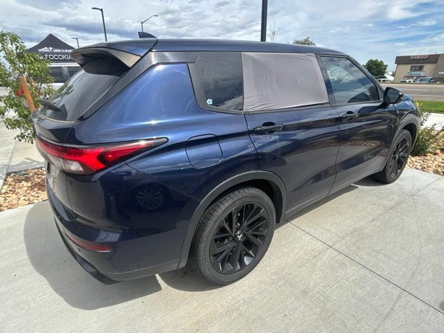 Used 2022 Mitsubishi Outlander SEL Black Edition AWD/4WD image 3