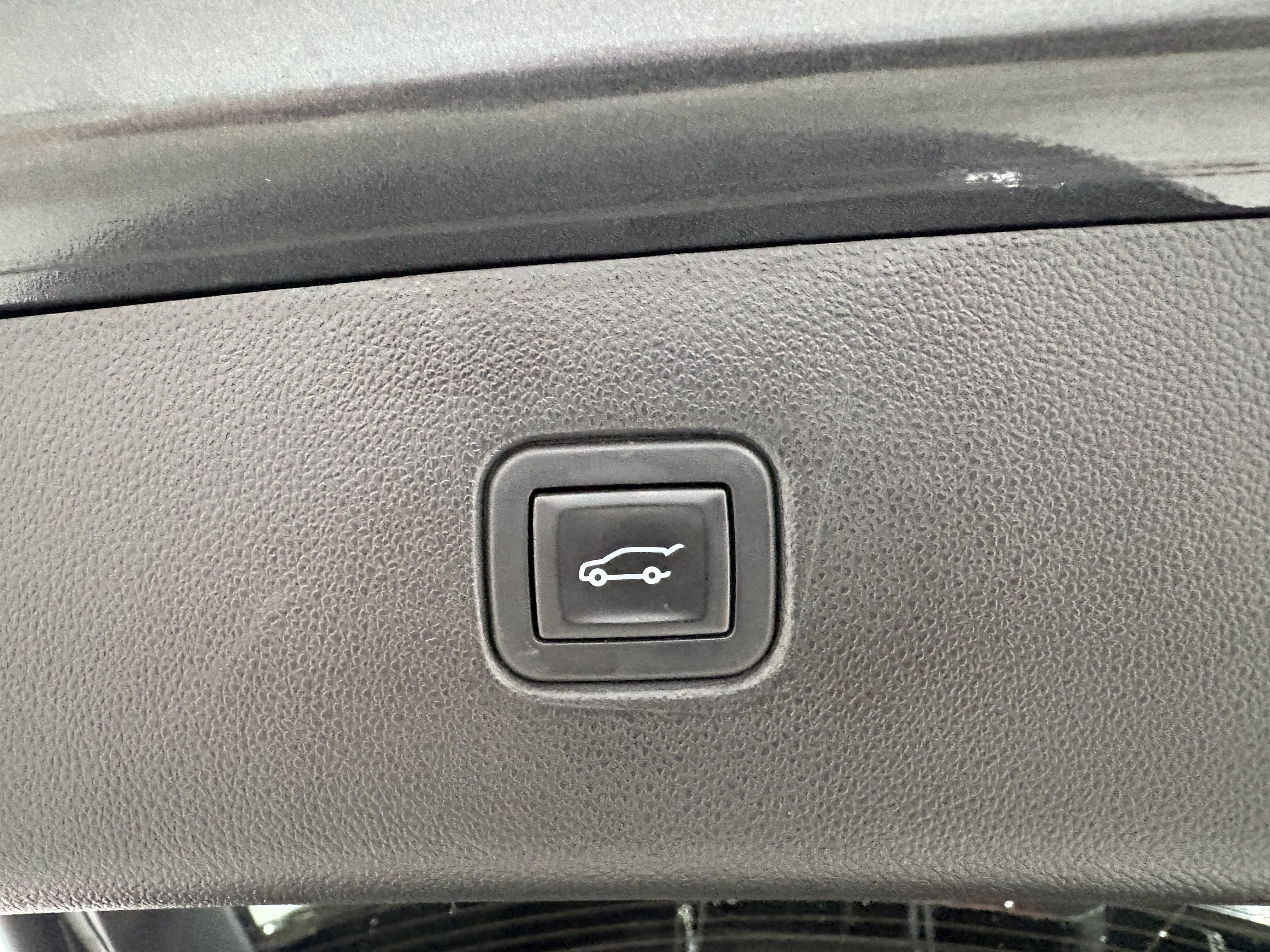Used 2019 Chevrolet Blazer LT FWD image 9